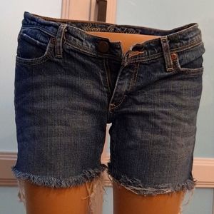 Abercrombie & Fitch fitted frayed shorts size 2